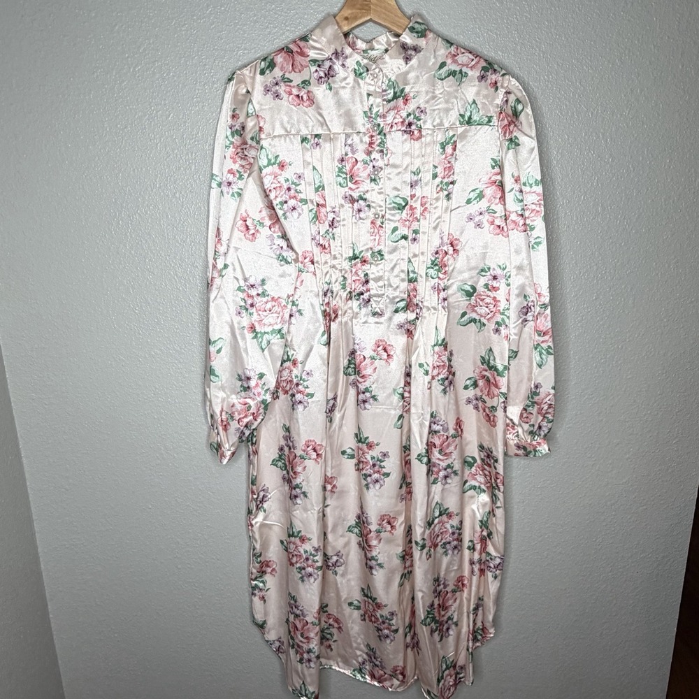 Vintage Cachet Victorian Nightgown Shiny‎ Floral Satin Med Cottagecore Coquette